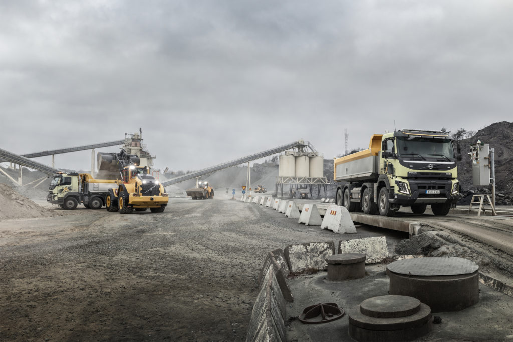Volvo Co-Pilot levererar maskindata i realtid till skärmen i hytten, vilket hjälper förarna att öka sin produktivitet, effektivitet och säkerhet. Volvo Co-Pilot skickar även data till ett moln för fjärråtkomst av maskininformation. Det gör det till ett värdefullt verktyg även för maskinparksansvariga.