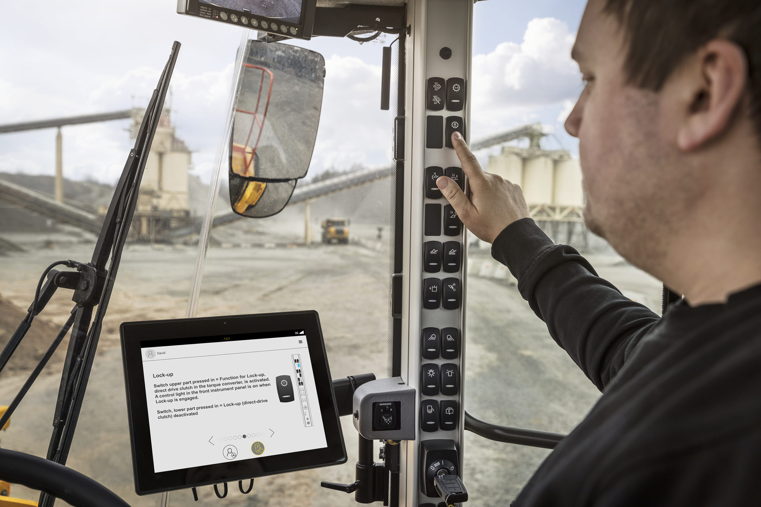 Det senaste tillskottet till Volvo CE:s Load Assist-familj är den nya appen Operator Coaching. Funktionen hjälper förare av Volvos hjullastare L110H till L260H att använda maskinerna effektivare, genom att ge dem information i realtid så att de bättre kan förstå hur deras agerande påverkar slutresultatet.