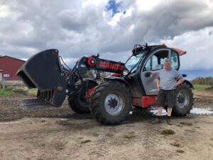 Stark, bränslesnål, smidig, pålitlig samt räckvidden gör Manitou MLT741-140 V+ till Piets favoritmaskin.