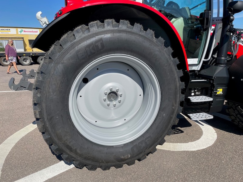 BKT IT 697 PÅ MF 19