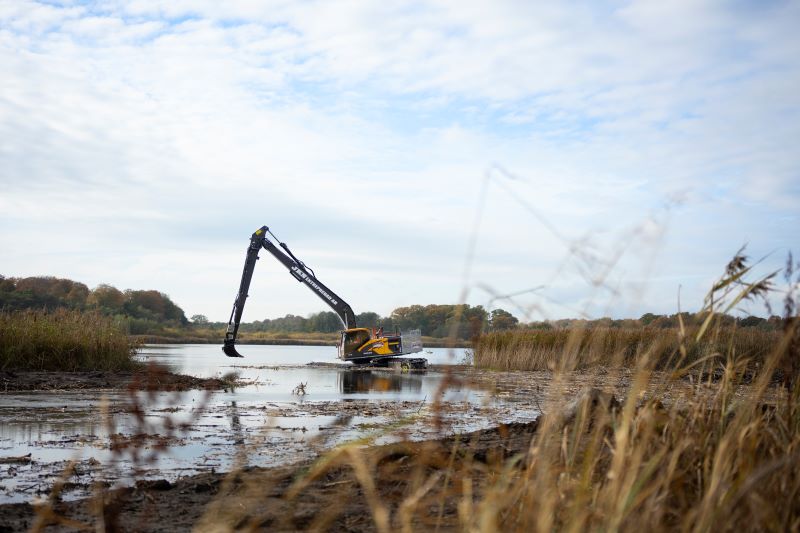 volvo_ec220e_big_float_4