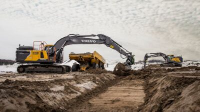 volvo_ec230_electric_arbete_2560x1440