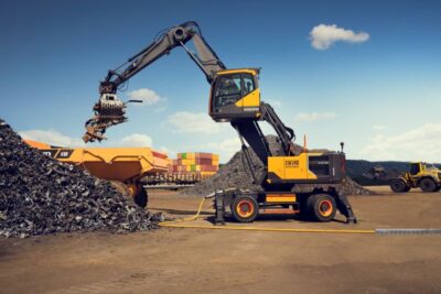 Hero image of the EW240E Material Handler Grid Electric Wheeled Excavator