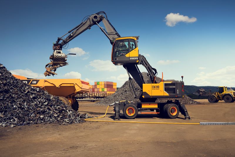 Hero image of the EW240E Material Handler Grid Electric Wheeled Excavator