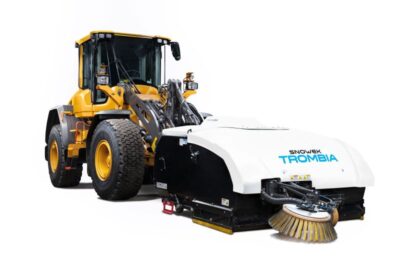 Trombia unbranded loader from the front right (1 of 1)