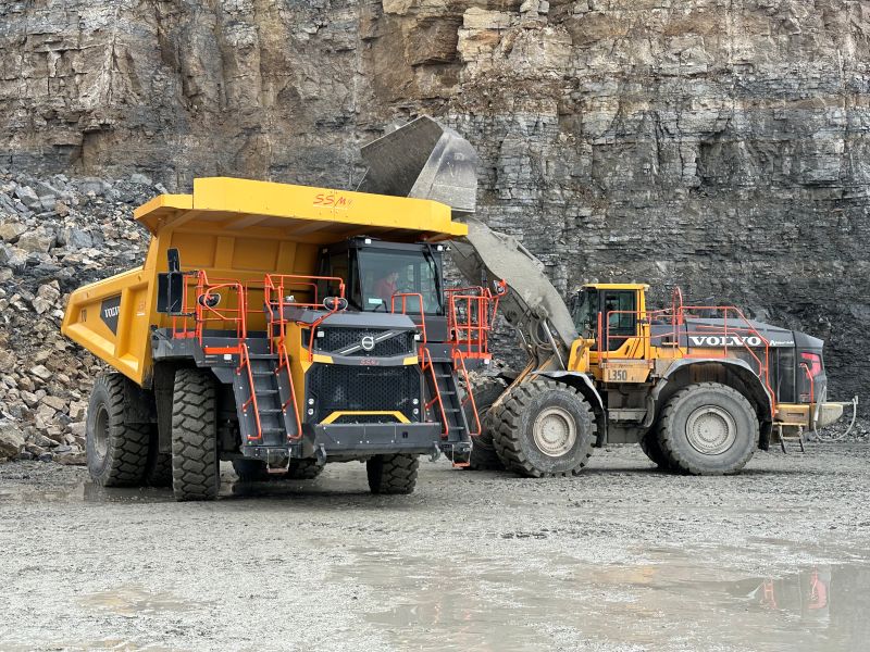 VolvoCE_R70_1